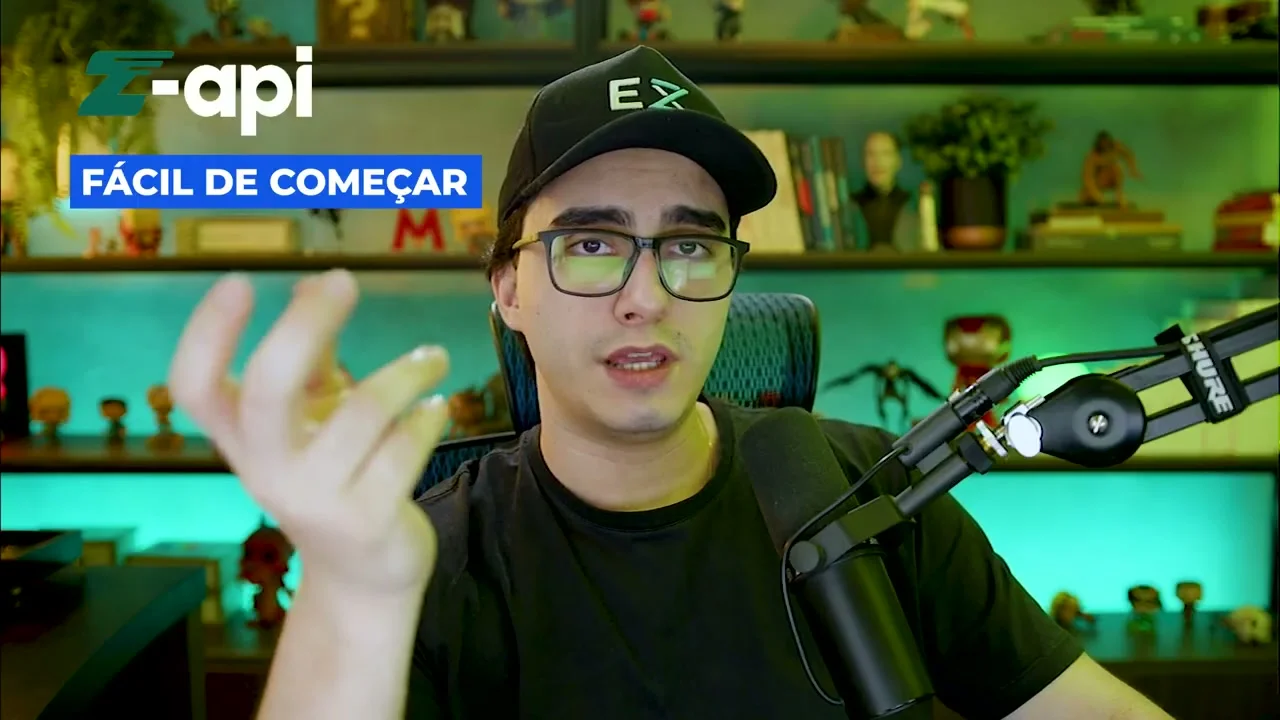 Apresentador com destaque 'Fácil de começar' sobre a Z-API